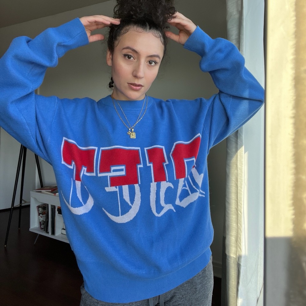 Diet Starts Monday Split Sweater Size L